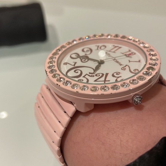 Betsey Johnson baby pink wrist watch - Picture 6 of 7